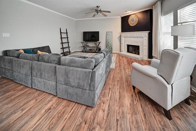 Photo - 1910 Maroon Creek