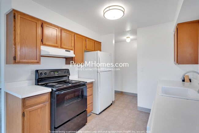 Photo - Spacious Two Bedroom Duplex in North Gresham!