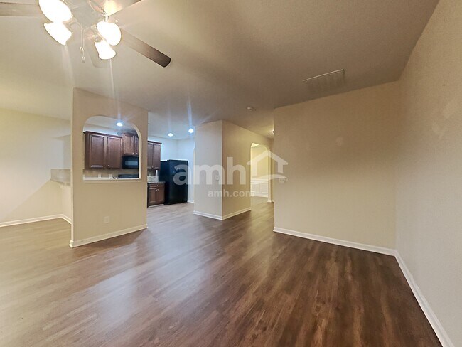 Photo - 214 Hidden Creek Pt