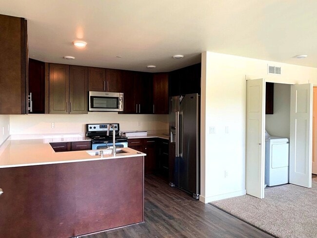 Photo - The Lake Apartments