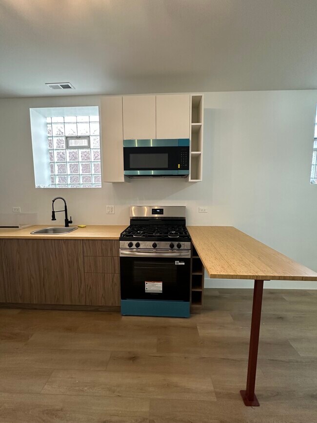 Photo - Tomas Unit 1b