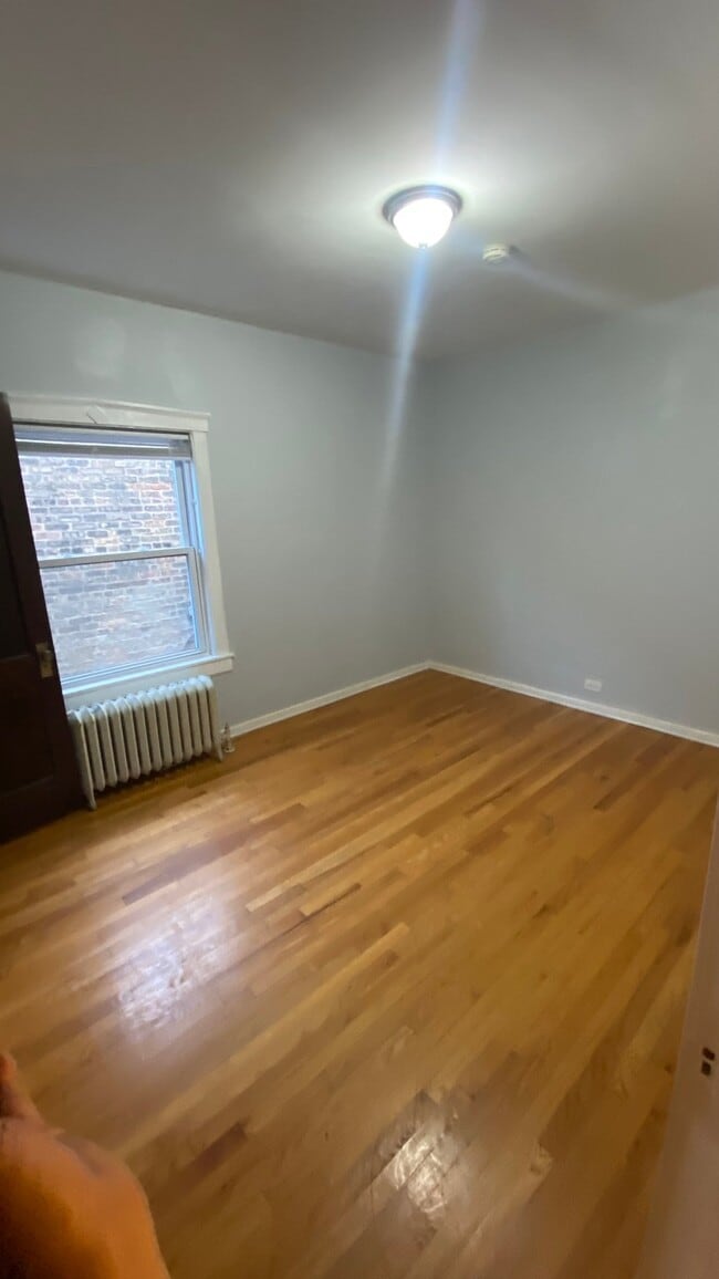 5235 W Montrose Ave Unit 2