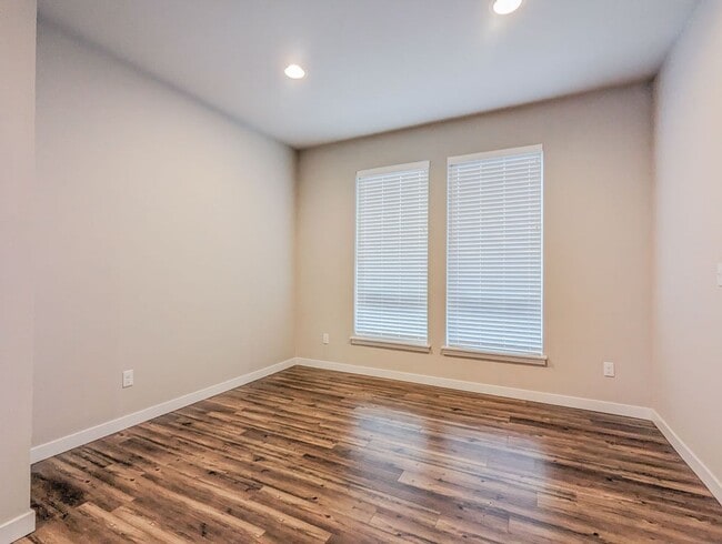 Photo - **Move-In Special** Fully upgraded 3 bed 2...