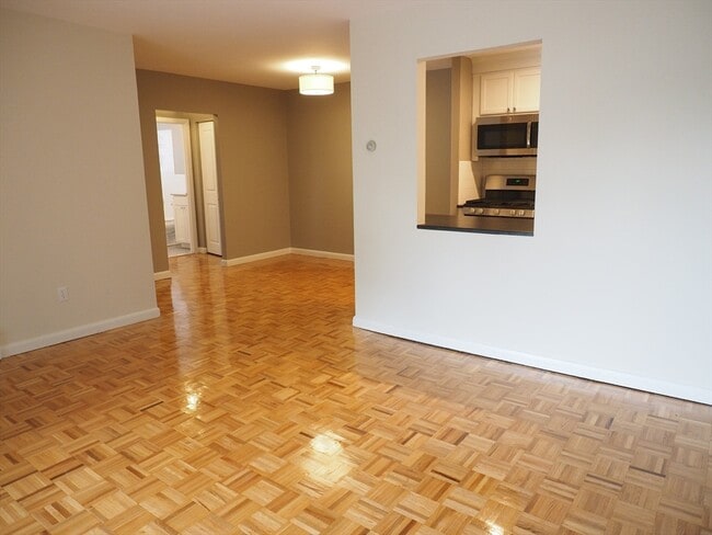 Photo - 10 Longwood Dr Unit 10