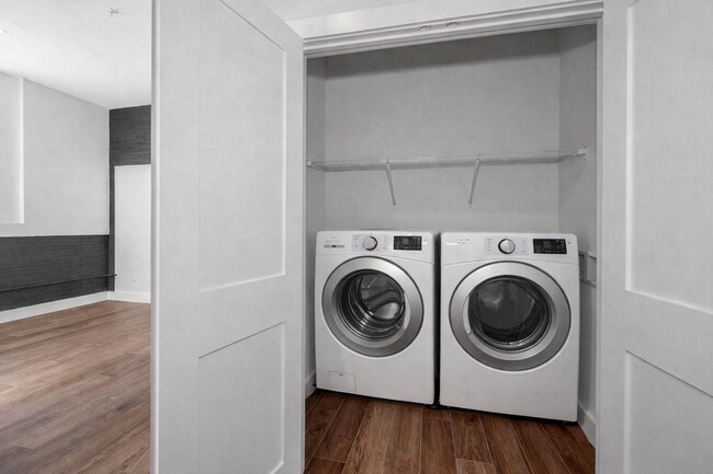 in-unit laundry - 241 W 6th St