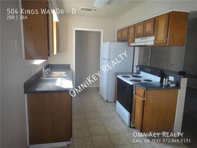 Photo - 504 Kings Way Dr Unidad D