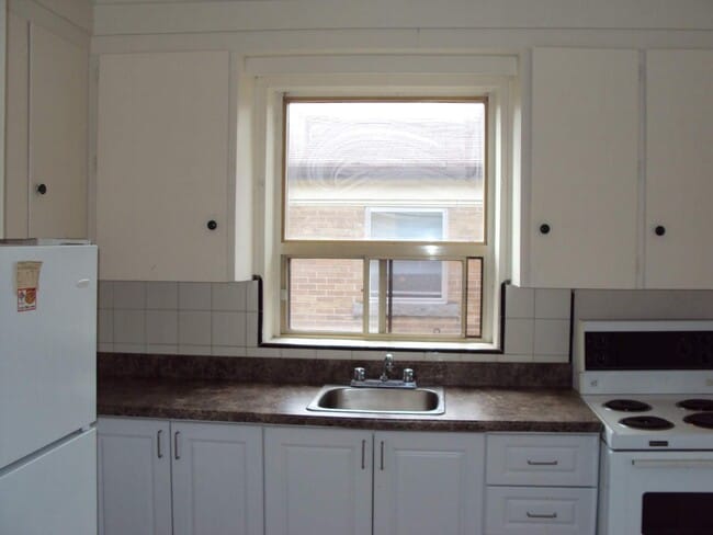 Photo - East York Apartments Unit 1 Bedroom