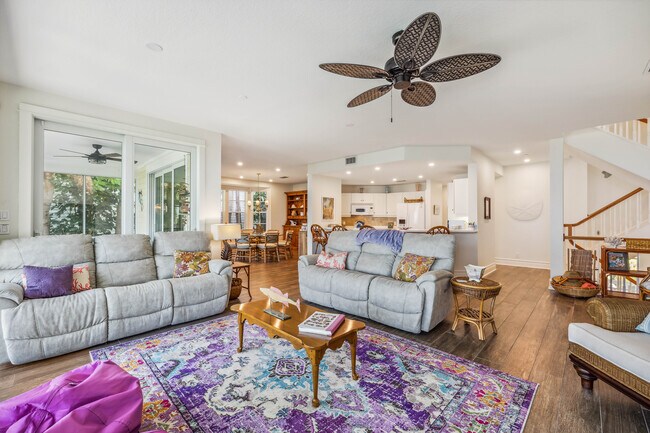 Photo - 569 Buttonwood Bay Dr