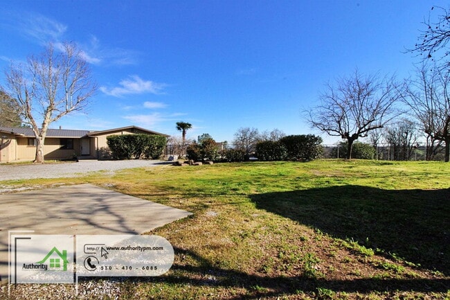 Photo - 19250 Hill St