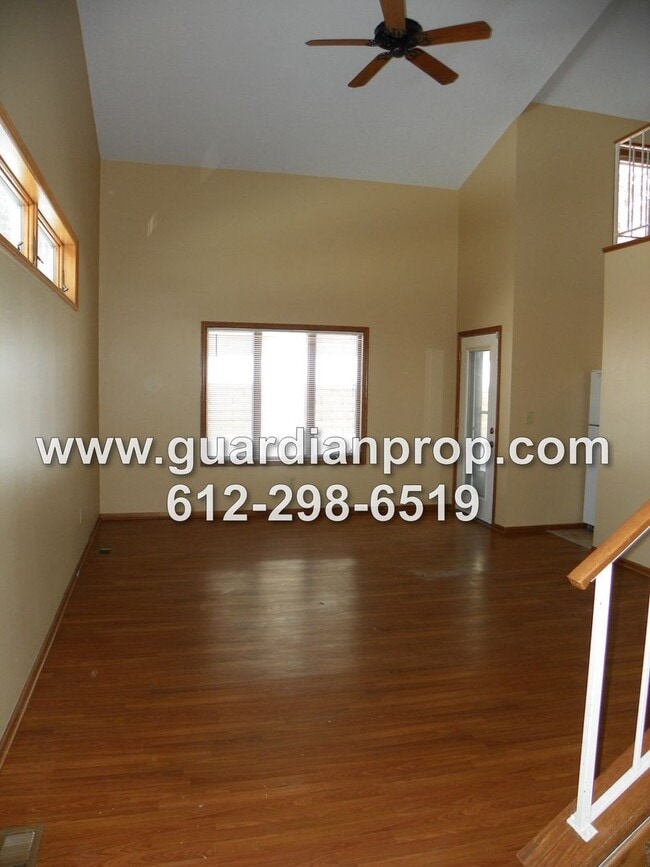 Photo - End Unit Townhouse Available June 1st, Vaulted Ceilings, Large Patio, Loft Area