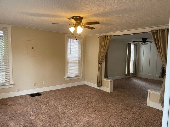 Photo - 310 E 14th St Unidad #1-A