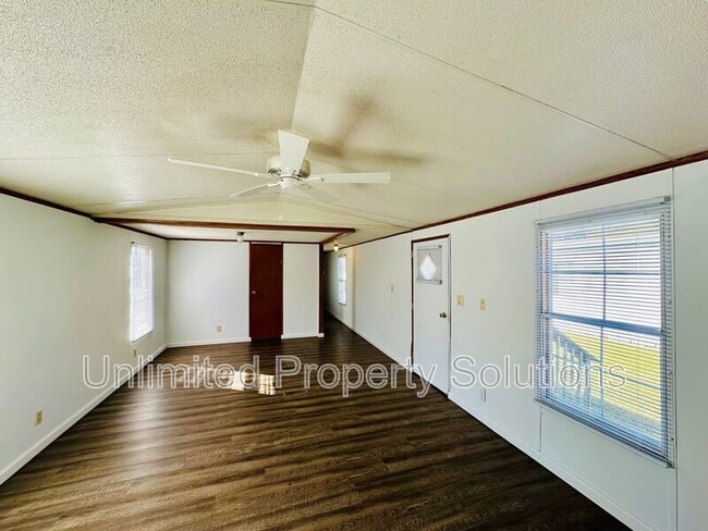 Photo - 120 Zack Cir House