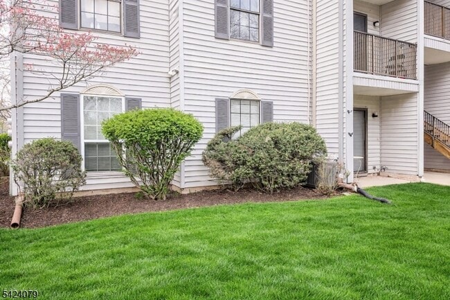 Building Photo - 15 Fisher Dr