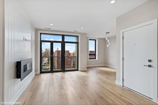 Photo - 3332 W Irving Park Rd Unit 2