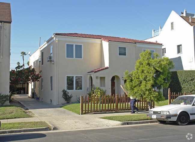 1339 S Bronson Ave