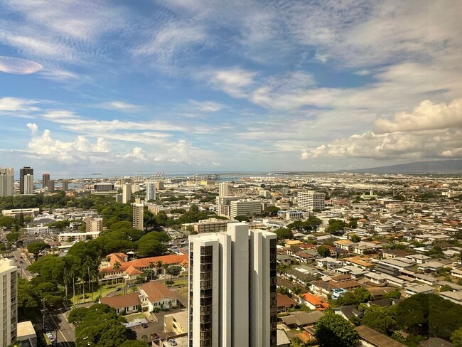 Photo - 25th Floor Craigside Unit with Downtown & Ewa Views.