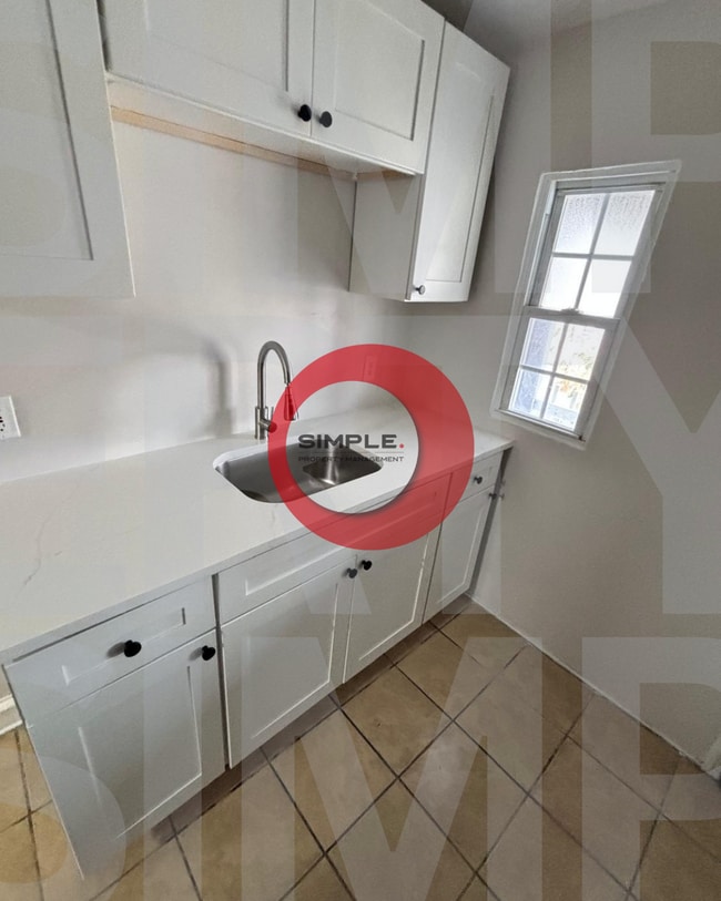 Photo - 230 N 4th St Unit Apartment 3