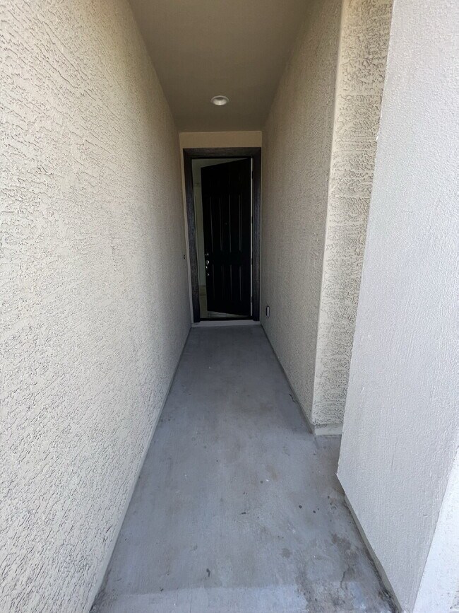 Photo - 4 BEDROOM RENTAL WITH 3 CAR GARAGE IN LOS PORTALES CASA GRANDE ARIZONA