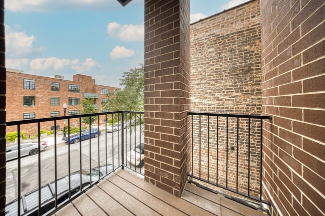1313 W Taylor St