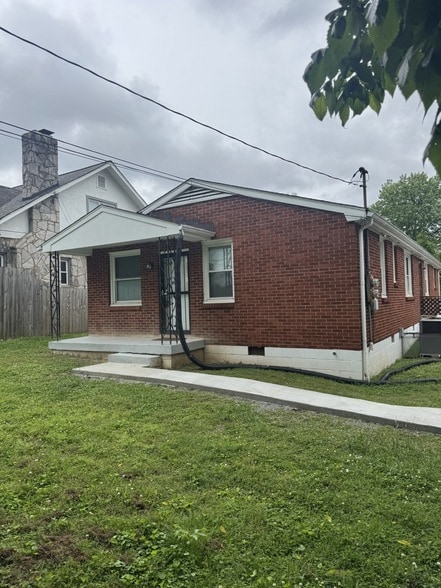 Photo - 1908b Riverside Dr