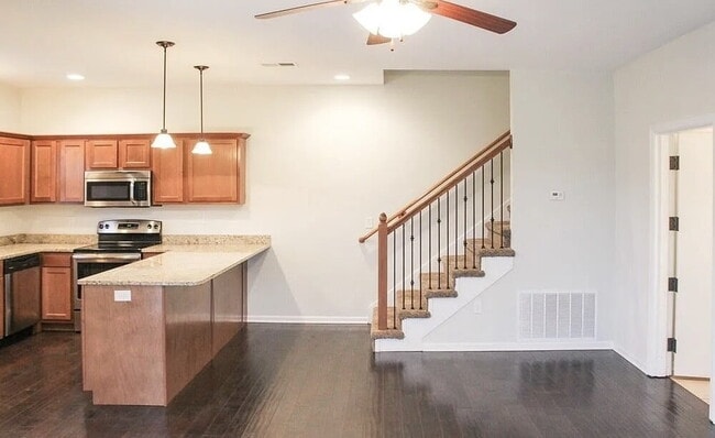 Photo - Beautiful 3 Bed | 2.5 Bath Townhome in Pri...