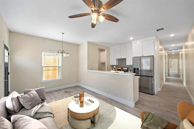 Photo - 5618 Ridgeway Dr