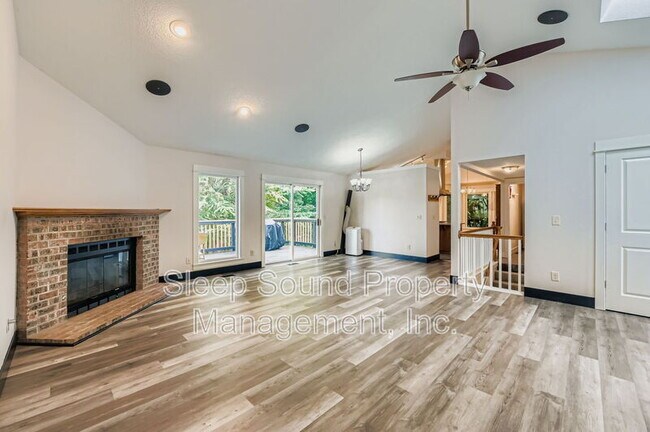 Photo - 4817 NE Holman St