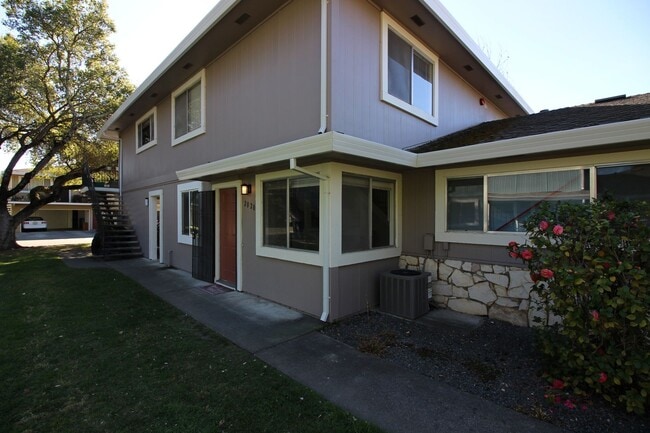 2 Bedroom Condo Near Coddingtown - 2 Bedroom Condo Near Coddingtown