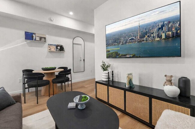 Photo - 168 McCaul St Unit SI ID1389233P