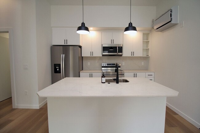 Photo - 2516 NE Flanders St