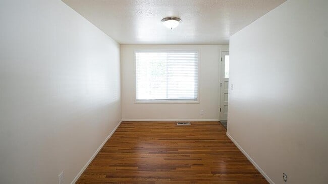 Photo - 5558 S Somerset Way