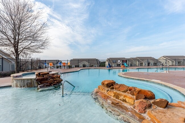 High-View-Off-Campus-Apartments-Near-UTSA-San-Antonio-Resort-Style-Pool-Over-Looking-Community - High View