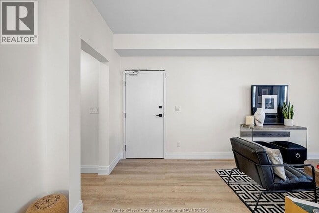 Photo - 1401 Lesperance Rd