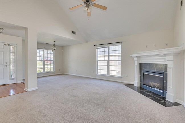 Photo - 772 Michelle Ct