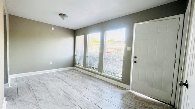4016 Woodfern Dr