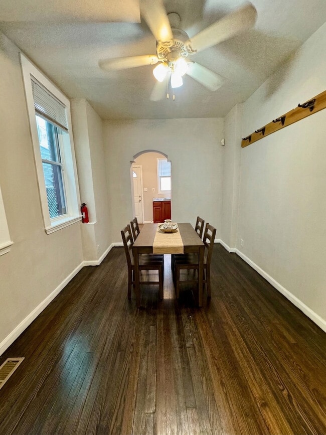 Photo - 925 E Westmoreland St