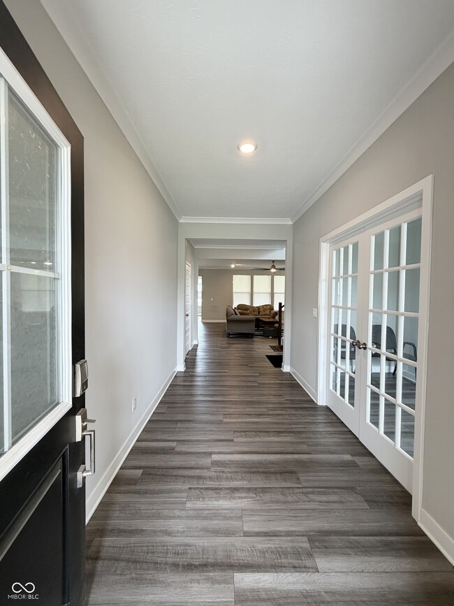 Photo - 908 Edmonds Pl