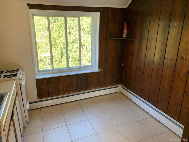 Photo - 1860 E Main St