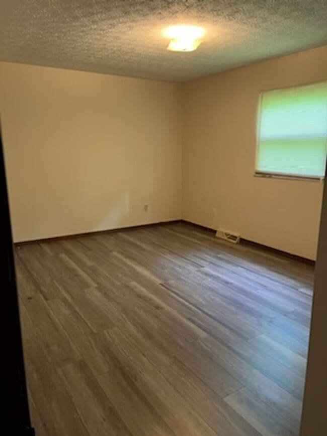 Photo - 172-174 Northwood Drive Unit 172