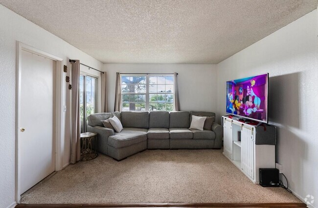 Building Photo - 1518 SE Royal Green Cir Unit J-204 Rental