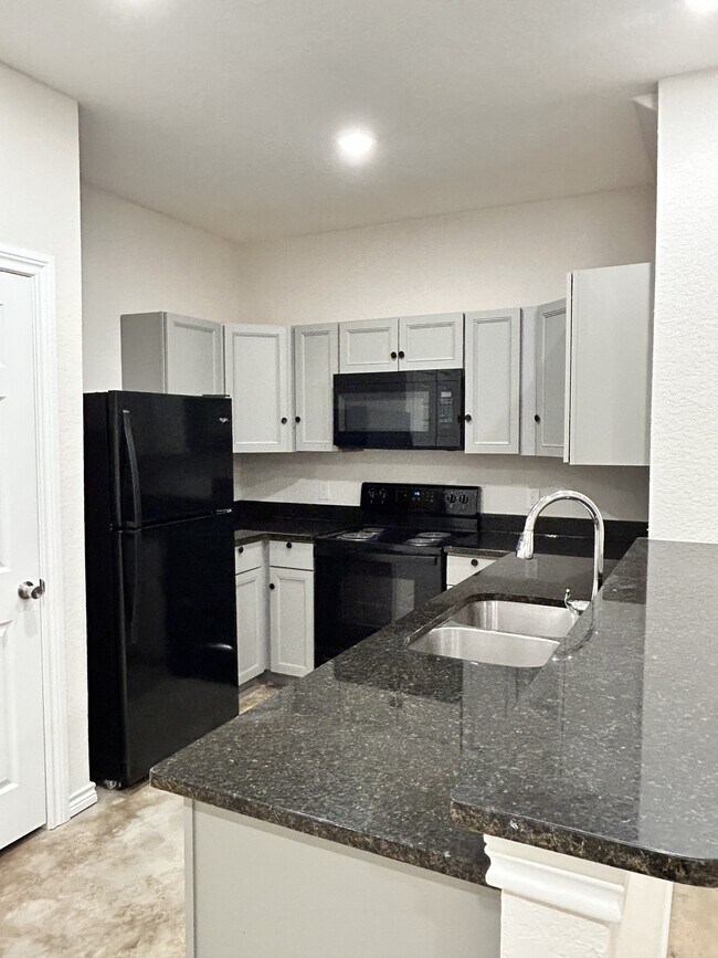 Photo - 6926 Crestway Rd