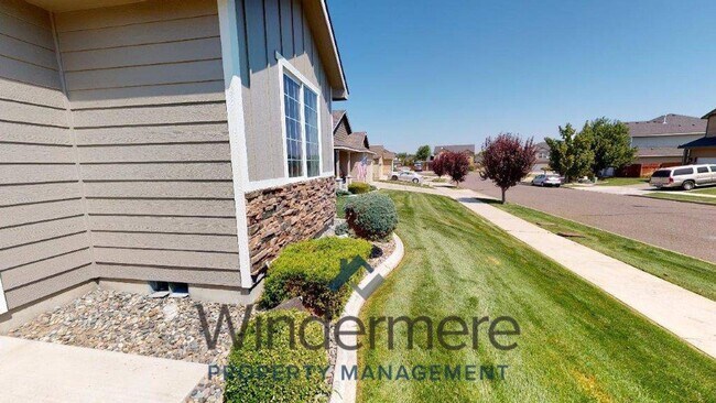 Photo - 2106 S Quillan St
