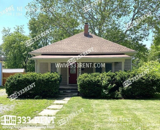 Photo - 404 NE Douglas St House