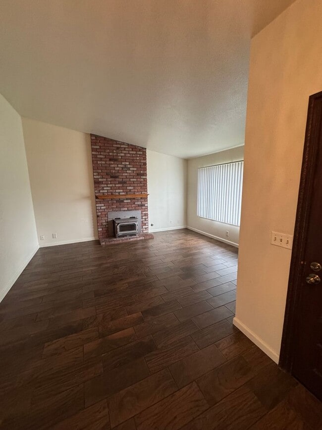 Photo - 1107 Wimbledon Dr