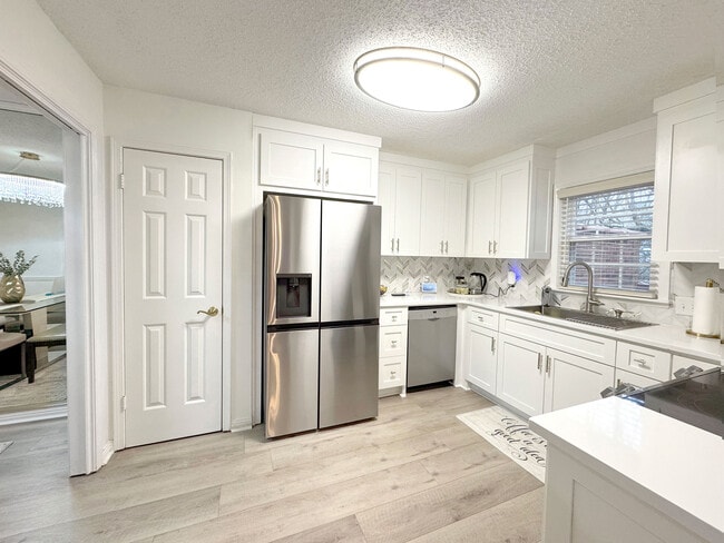 Photo - 311 Cambridge Place Dr