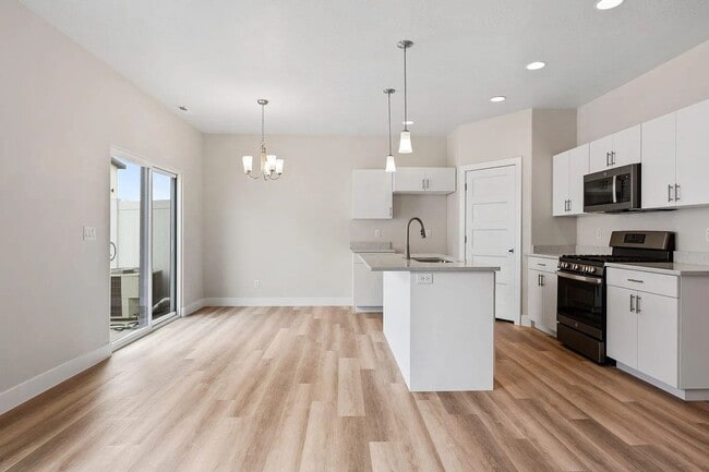 Building Photo - Brand New 3 Bedroom Townhome in Washington