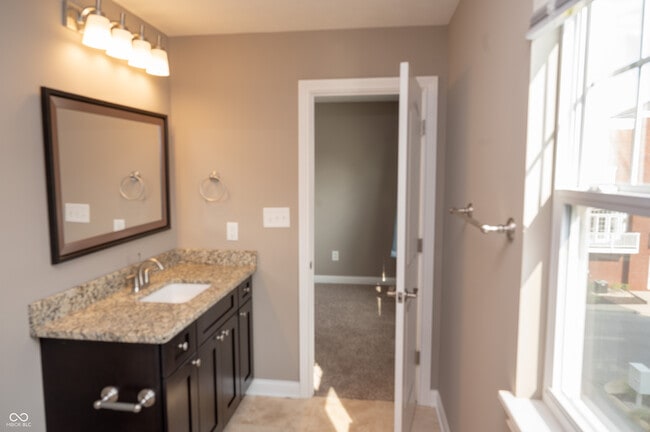 Photo - 428 Neuman Way