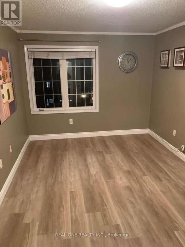 Photo - 3036 Dewridge Ave