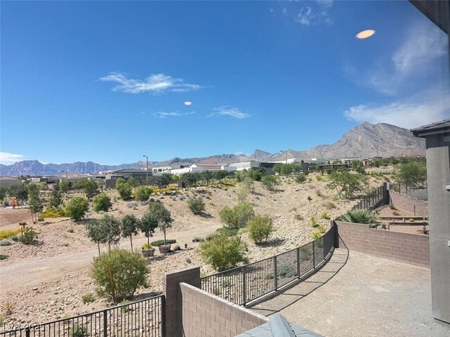 Building Photo - 11841 Dragontail Peak Ave