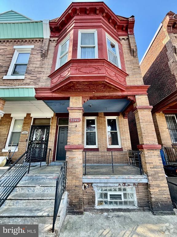 Building Photo - 3246 W Huntingdon St Rental